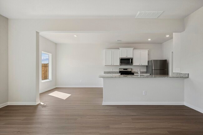 Building Photo - 375 Kingston Wy