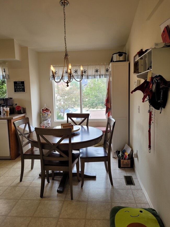 Building Photo - 97 Misty Creek Dr