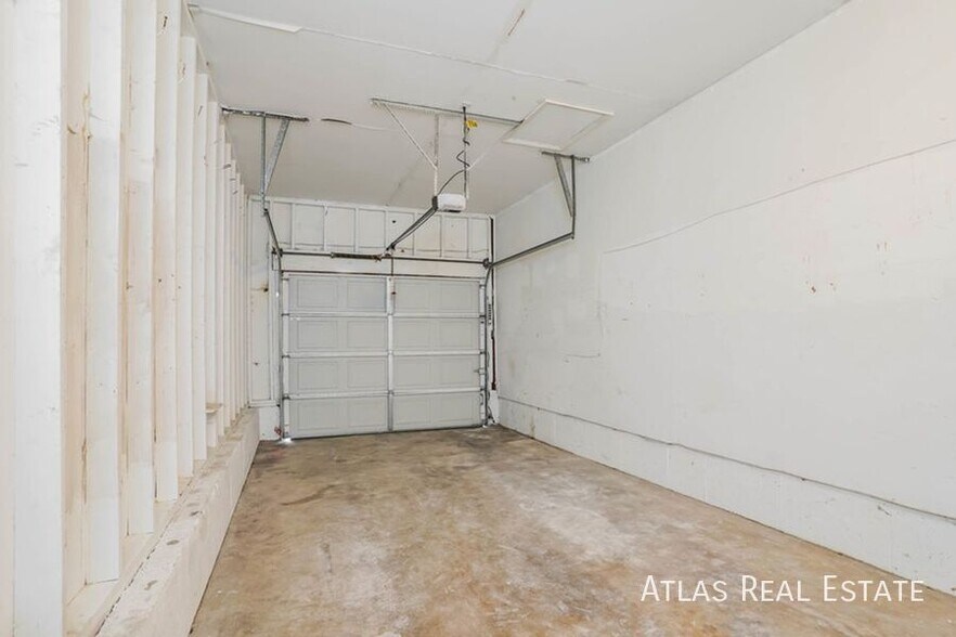 Building Photo - 4789 Shadowglen Dr