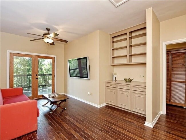 Building Photo - 205 Capri