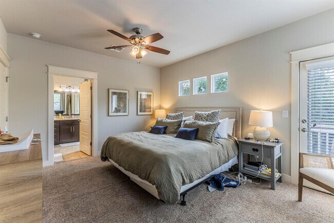 Building Photo - 1700 Singleton Ave