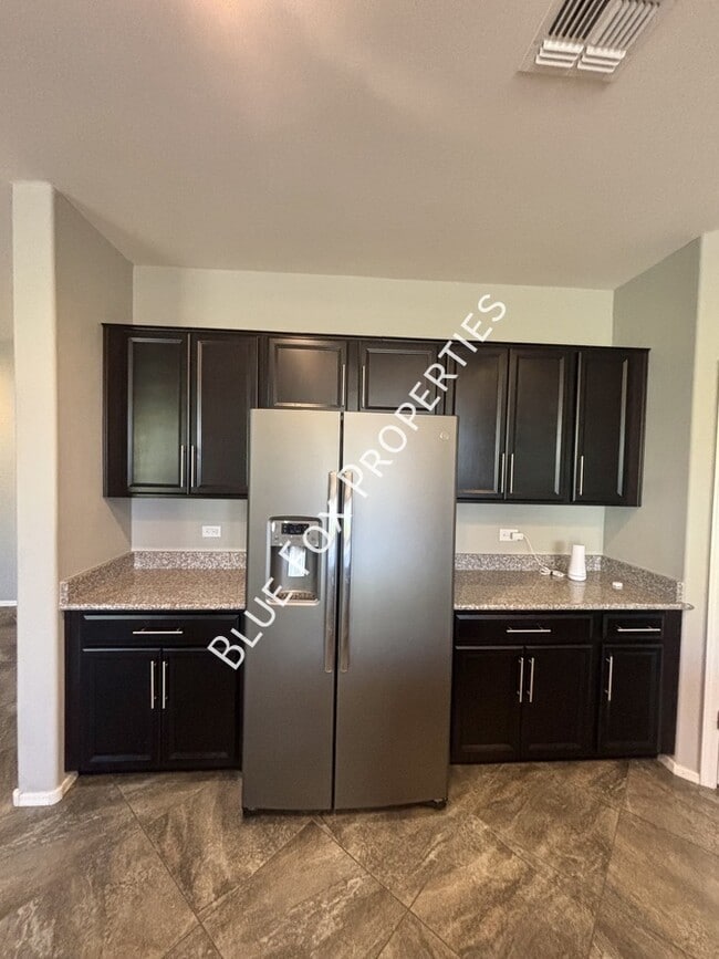 Building Photo - 3156 S Three D Ct