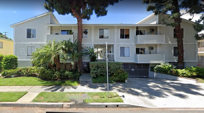 Building Photo - 1535 Granville Ave