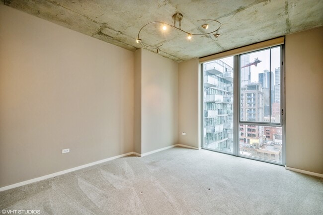 Building Photo - 659 W Randolph St
