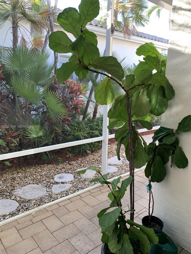 Building Photo - 2518 Bay Pointe Ct