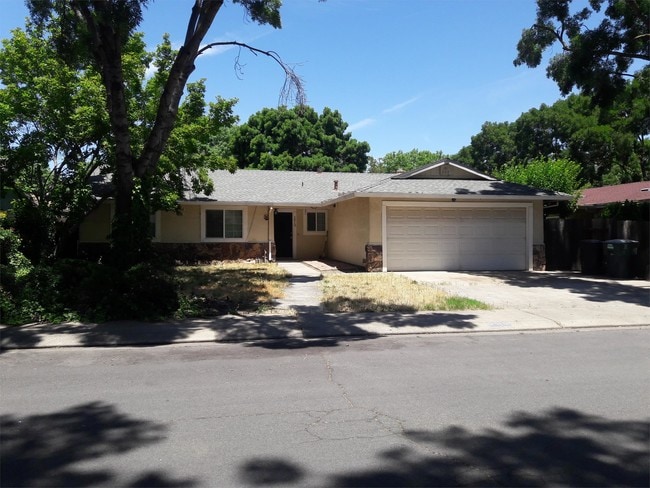 Building Photo - 2913 Sugarpine Way