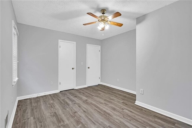 Building Photo - 4899 Raven Way NE