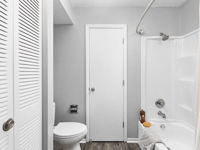 Astoria Park Apartments Indianapolis In Apartment Finder