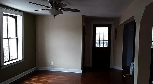 Building Photo - 825 Allen Ave