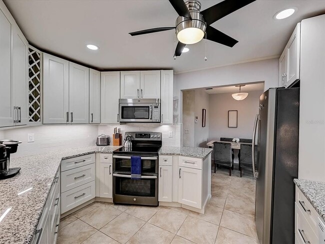 Building Photo - 10 Stone Mountain Blvd