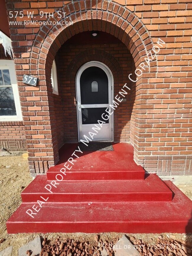 Building Photo - 575 W 9th St