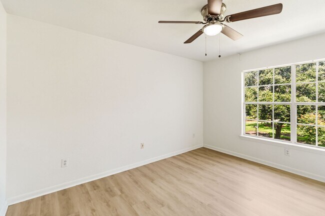 Building Photo - 9157 Lee Vista Blvd