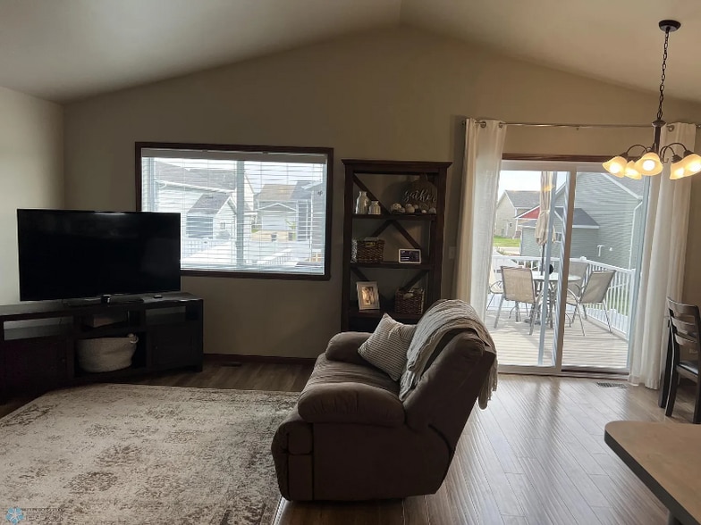 Building Photo - 2737 10th St W