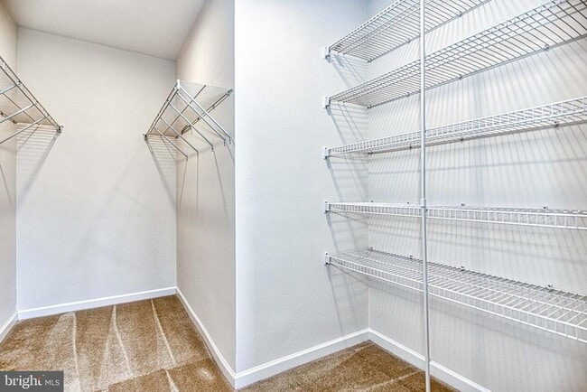 Building Photo - 208 Croft Square