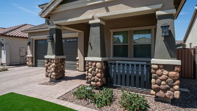 Building Photo - 23080 E Carriage Wy