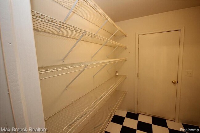 Building Photo - 2120 Daintree Ave