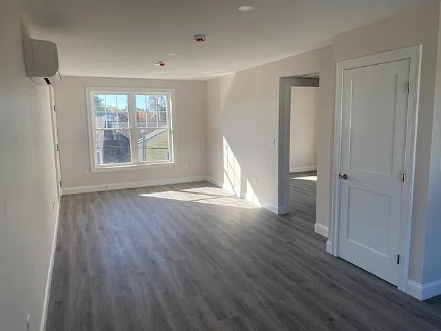 Building Photo - 163 Summer St