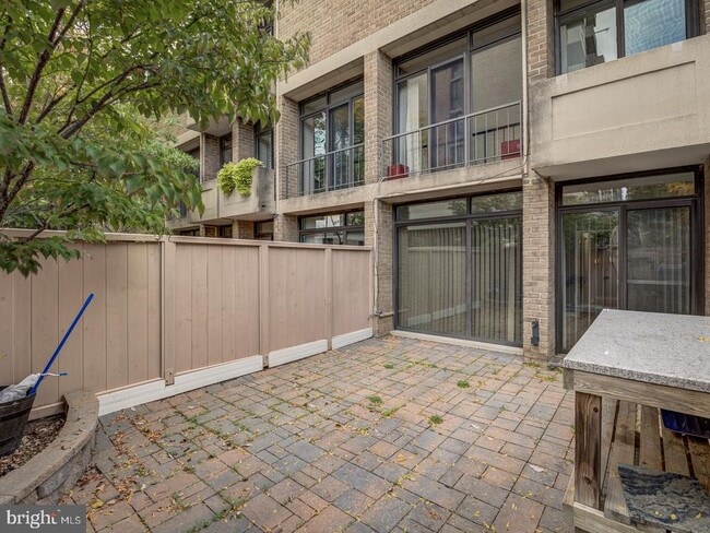 Building Photo - 1265 Delaware Ave SW