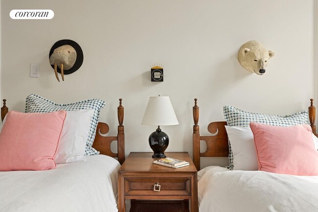 Building Photo - 57 Middagh St