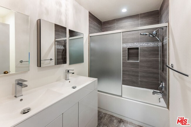 Building Photo - 1440 Veteran Ave