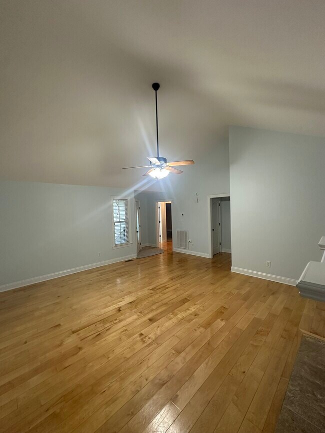 Building Photo - 66 Waxflower Dr