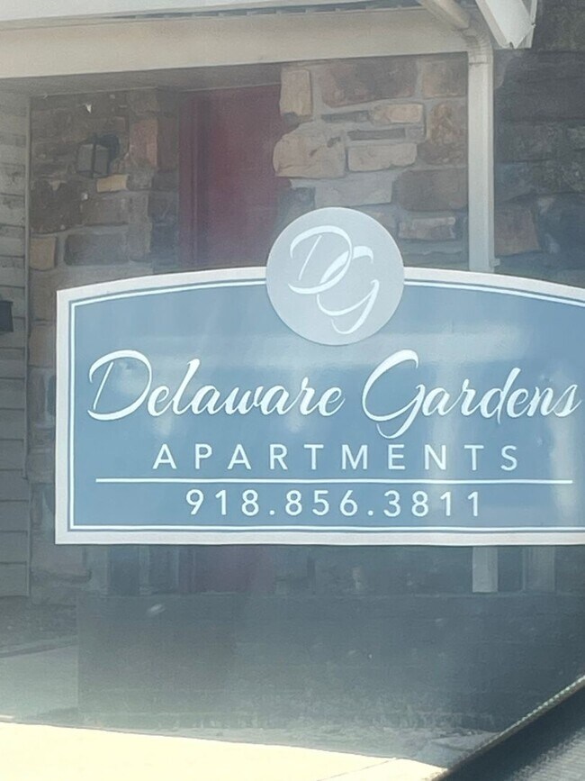 Building Photo - 5128 S Delaware Pl