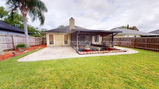 Building Photo - 11201 Wandering Oaks Dr