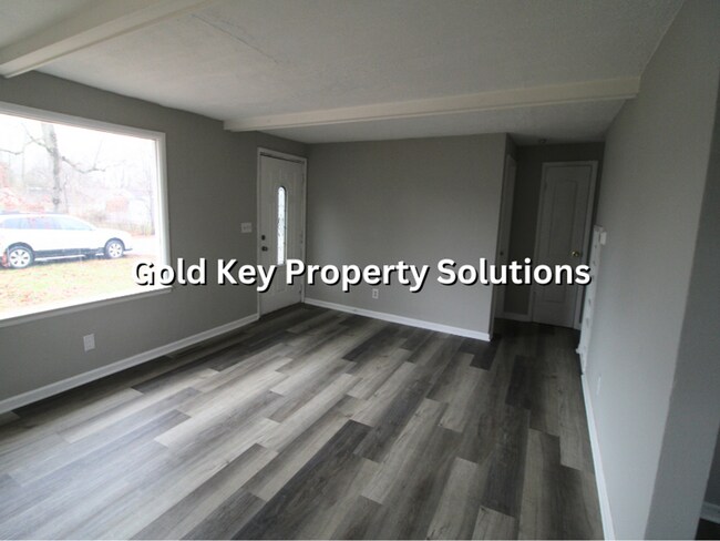 Building Photo - 2 BR 1 BA Eastside House with All New Flooring and Paint (SECTION 8 APPROVED)