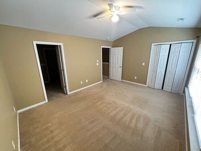 Building Photo - 226 S Lamplighter Ln