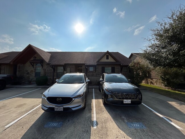 Building Photo - 3332 Travis Cole Ave