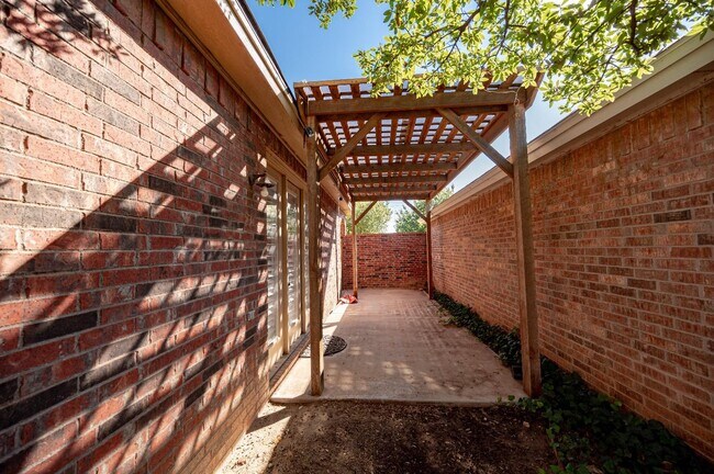 Building Photo - 4402 108th St