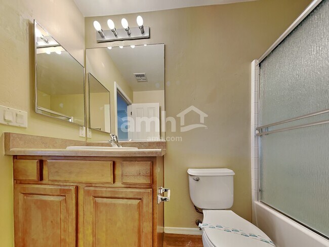 Building Photo - 8530 E Pena Blanca Dr