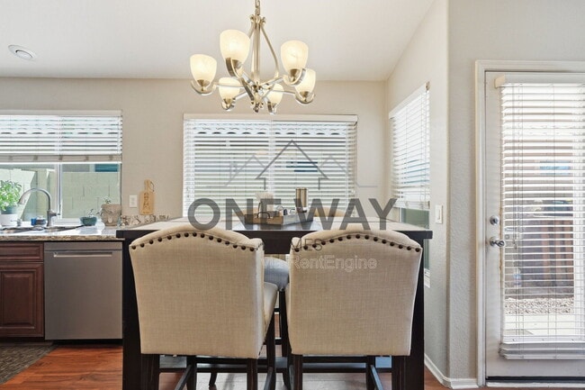 Building Photo - 1307 E Century Ave