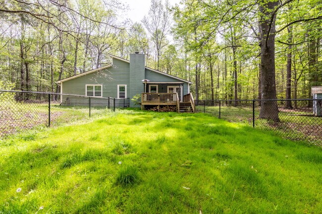 Building Photo - Private 3BR Retreat on 2 Wooded Acres in Clover with no HOA!!
