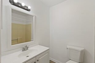 Building Photo - 113 Pearl St