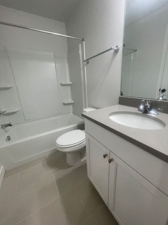 Building Photo - Beautiful New Townhome for Rent in Bluffdale!