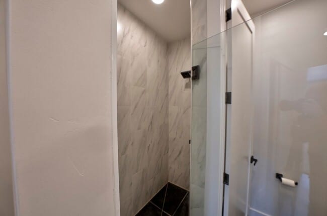 Building Photo - 2580 N W Awbrey Point Cir