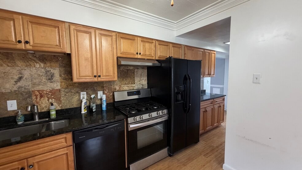 Building Photo - 131 Josephine Ave