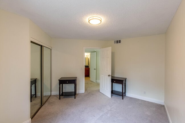 Building Photo - 103 Weybridge Cir