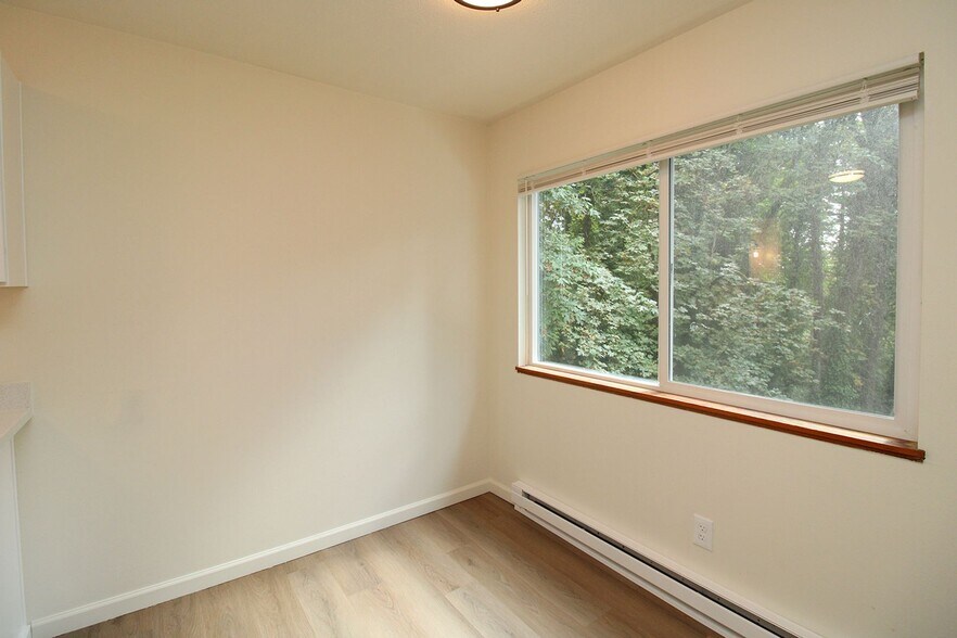 Building Photo - 3736 SW 10th Ave