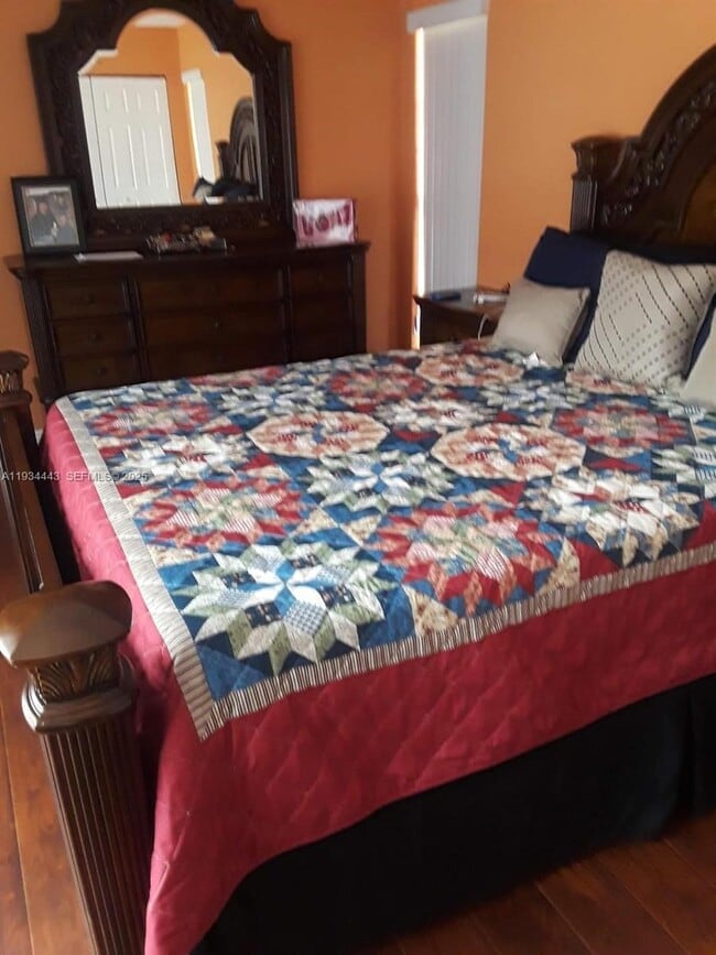 Building Photo - 728 SW 73rd Ave