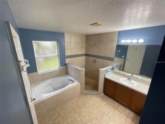 Building Photo - 526 Elbridge Pl