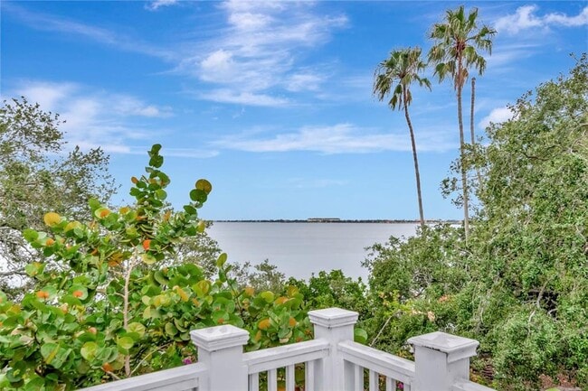 Building Photo - 6220 Bayshore Blvd