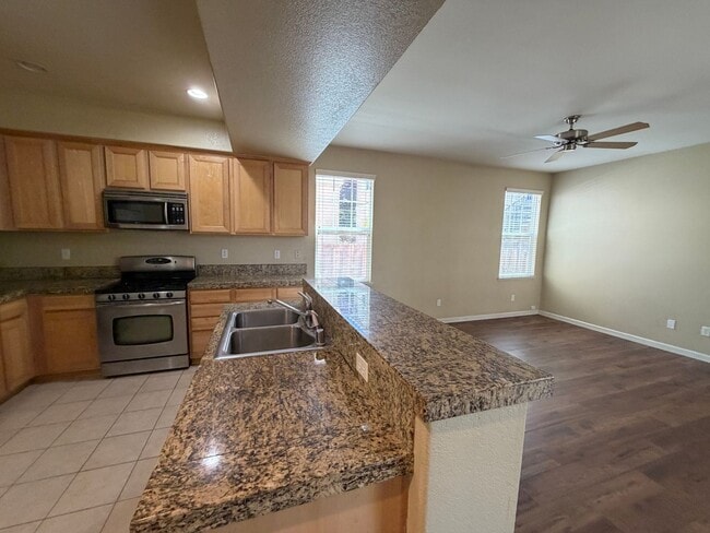Building Photo - 6732 S Gaja