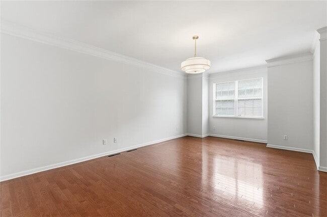 Building Photo - 6710 Stoneleigh Way