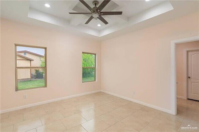 Building Photo - 2600 Vivien Dr