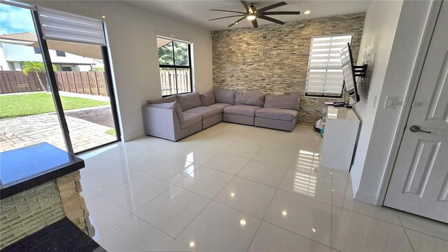 Building Photo - 10032 NW 87th Terrace