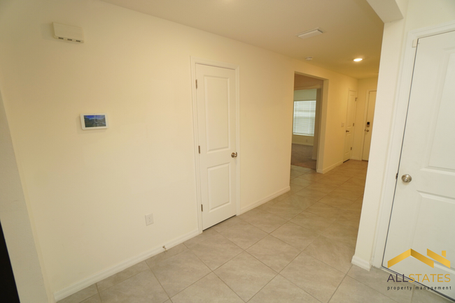 Building Photo - 640 SE 65th Terrace