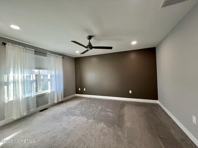 Building Photo - 32 Mariveles Wy