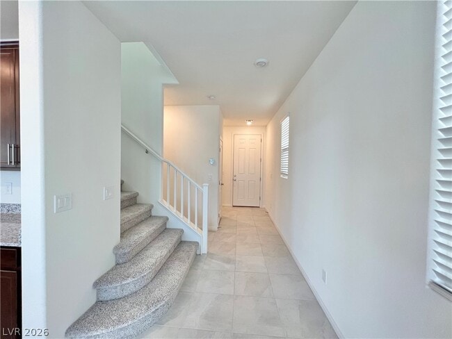 Building Photo - 8646 Valley Village St